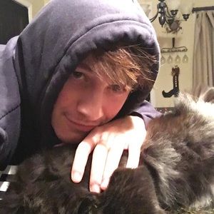 Meet your Posher, Dillon